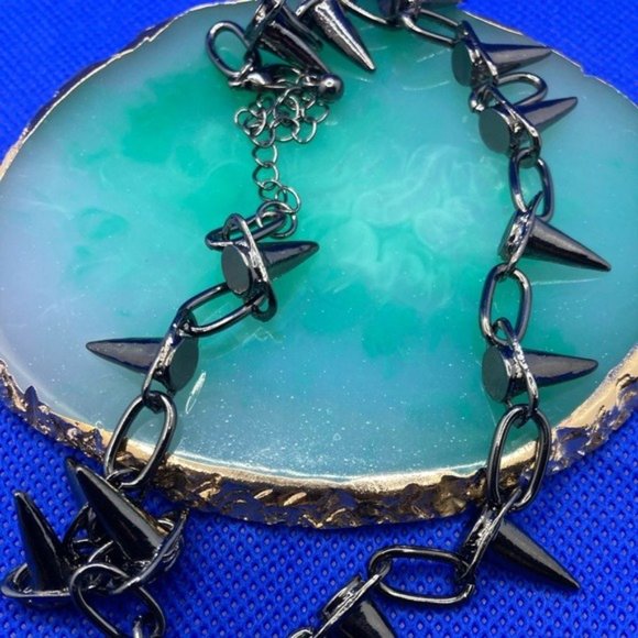 Punk Goth Spike Necklace - Picture 9 of 10